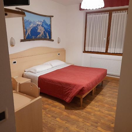 Hotel Garni B&B Maffei Пинцоло Екстериор снимка