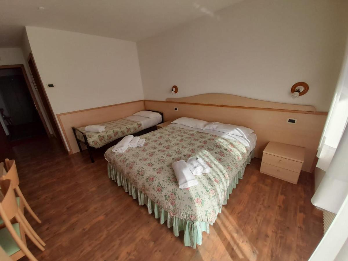 Hotel Garni B&B Maffei Пинцоло Екстериор снимка