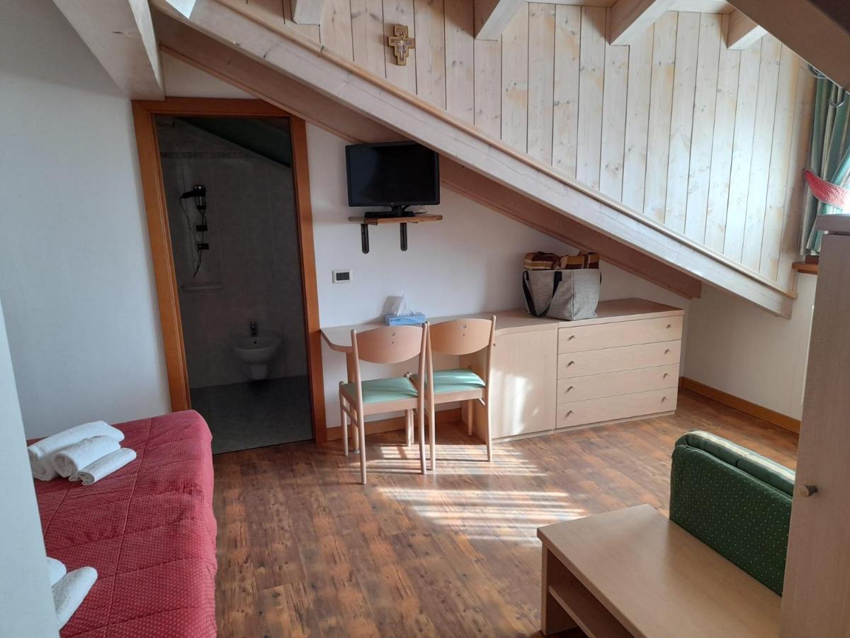 Hotel Garni B&B Maffei Пинцоло Екстериор снимка