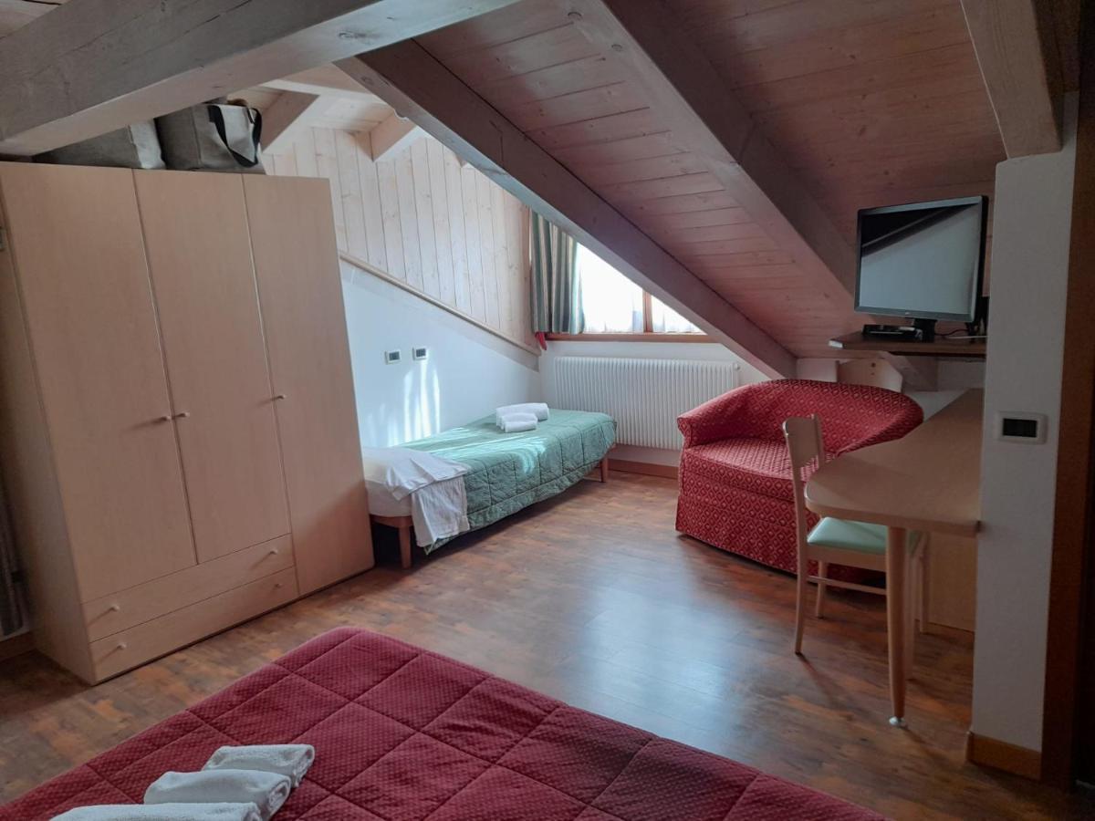 Hotel Garni B&B Maffei Пинцоло Екстериор снимка