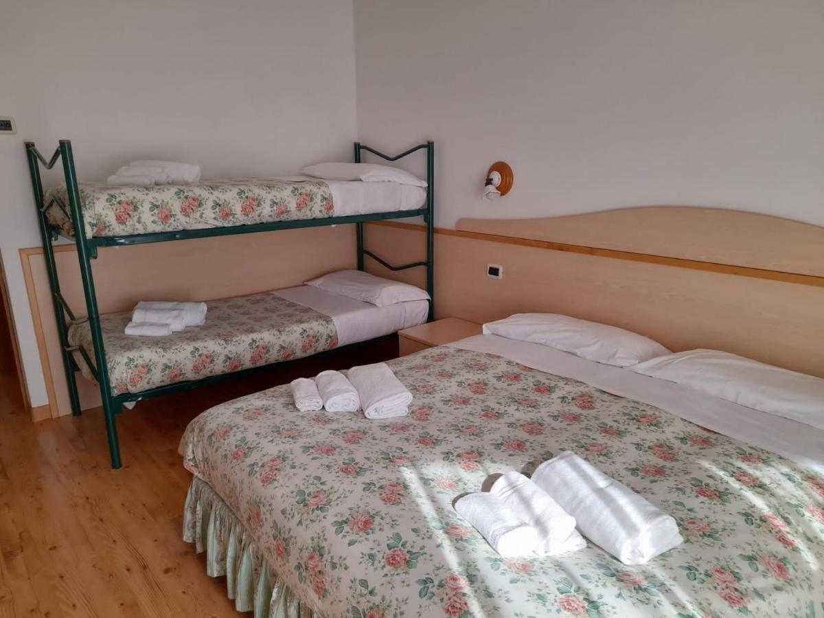 Hotel Garni B&B Maffei Пинцоло Екстериор снимка