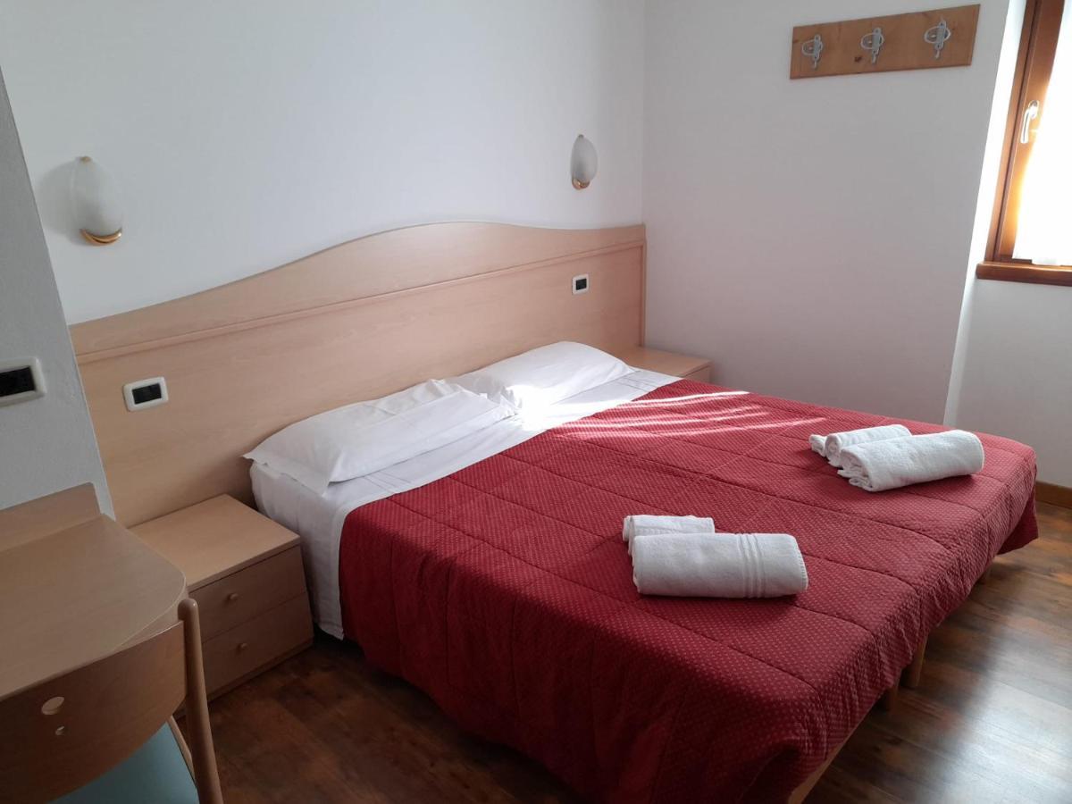 Hotel Garni B&B Maffei Пинцоло Екстериор снимка