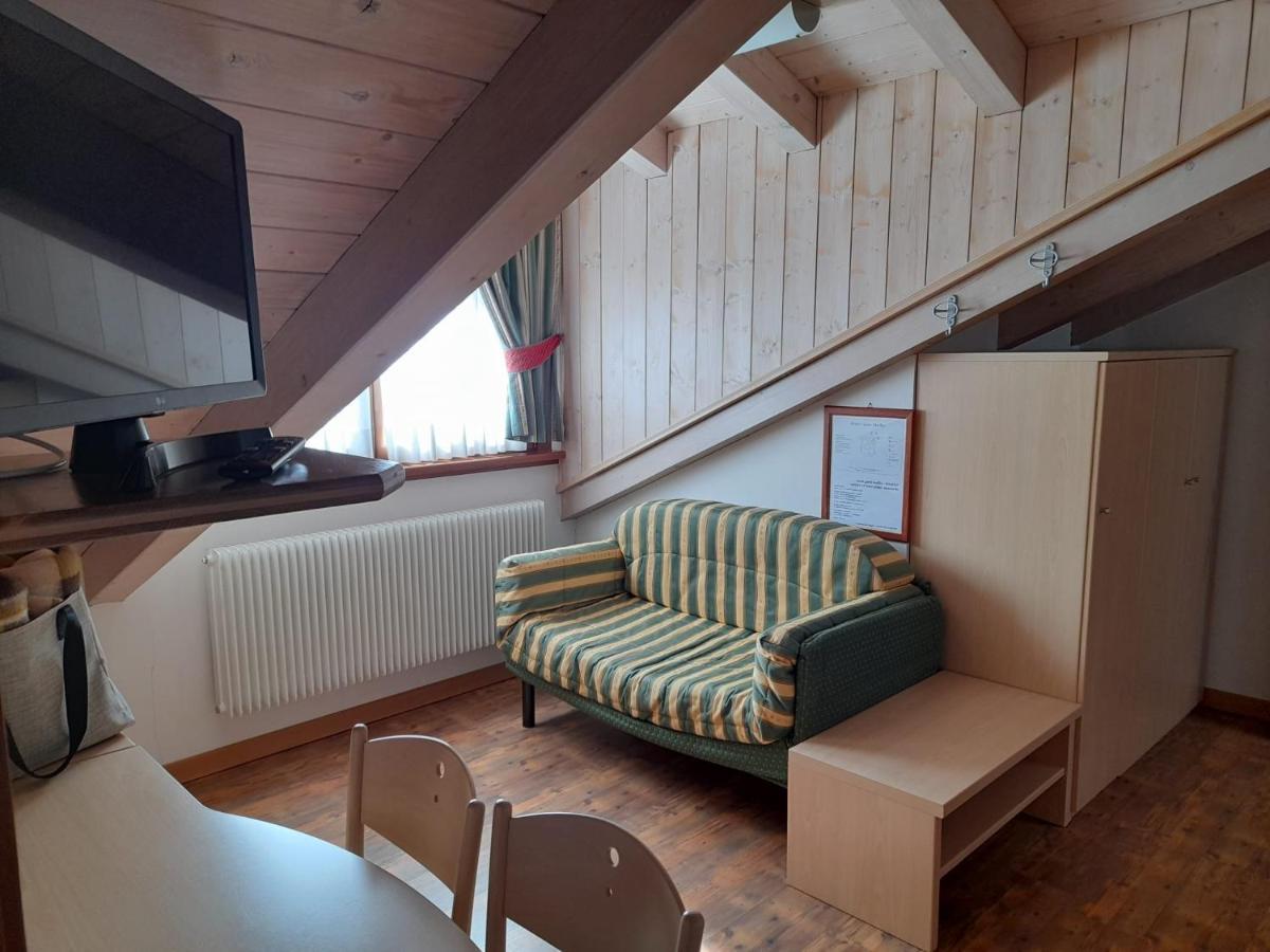 Hotel Garni B&B Maffei Пинцоло Екстериор снимка